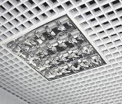 Встроенные светильники для подвесных потолков: разновидности и особенности